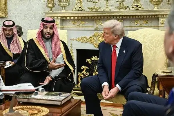 فرمان حمله آماده بود، بمب ها بارگیری شدند؛ ترامپ در لحظات آخر ترمز را کشید! - نیویورک تایمز: ترامپ به خاطر جنگ ایران باید به بن سلمان کمک کند