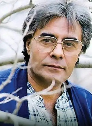 سریال (کلاغ) بدون اجازه اقتباس کرد؛ مسعود کیمیایی نیم قرن پیش از خانواده بورخس اجازه گرفت