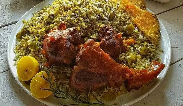 شوید پلو با مرغ مجلسی تر است یا گوشت؟