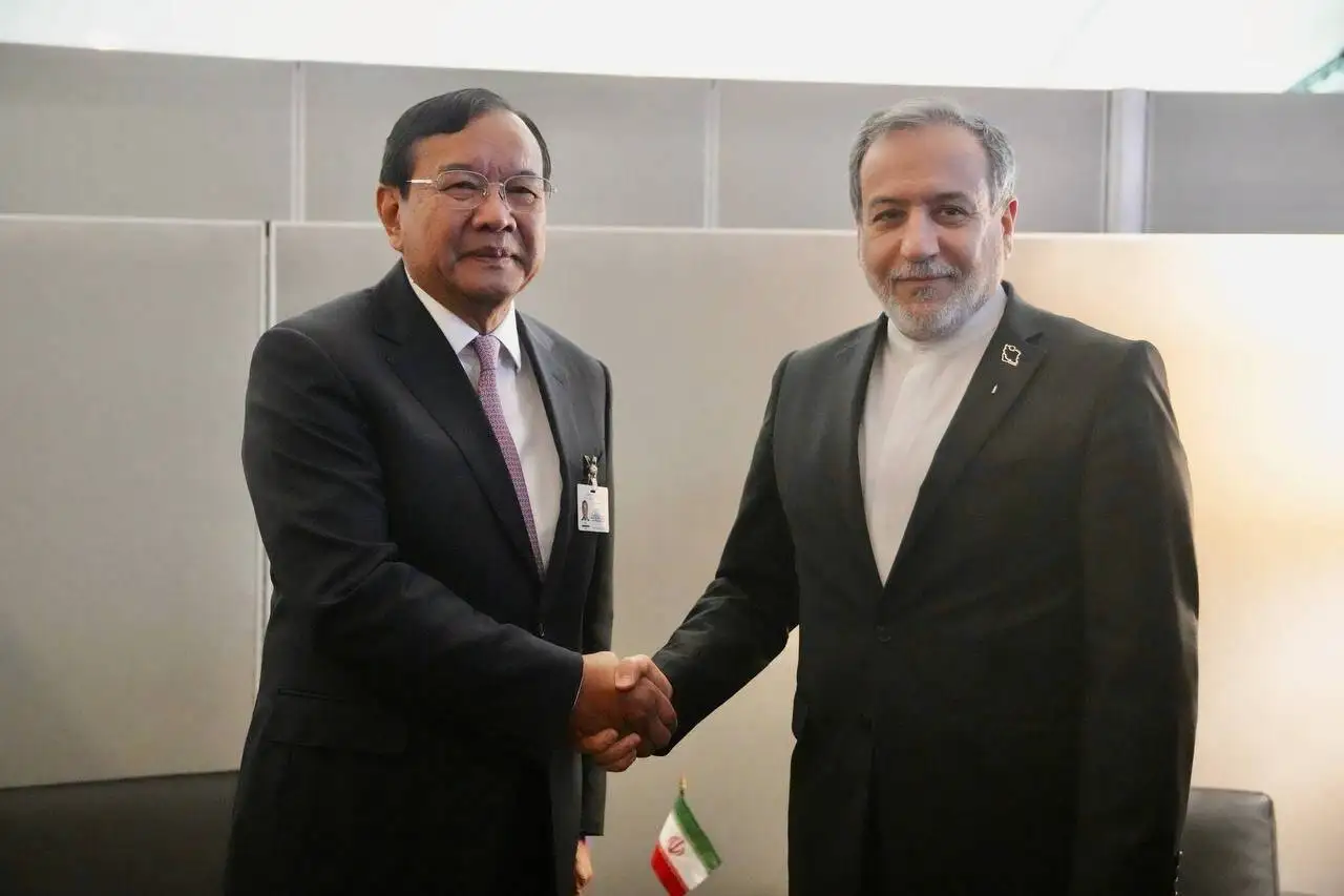مذاکره عراقچی و فیدان درمورد هرمز - هشدار درمورد پیامدهای پیمان شکنی آمریکا -  مذاکره وزیر خارجه ایران با مالزی، الجزایر و مقام های سازمان ملل + تصاویر
