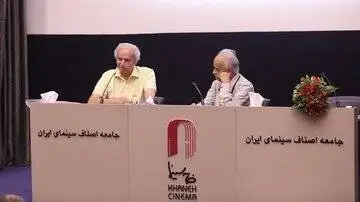 روزنامه نگاری که هیچ کس به اندازه اش با هنرمندان، موسیقیدانان و ورزشکاران عکس ندارد