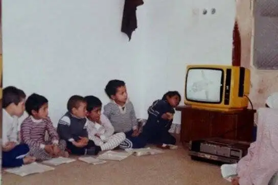 تماشای جهان از جعبه جادو - بررسی دهه های آغازین حضور تلویزیون در ایران و تبدیل شدن آن به مهم ترین پدیده مدرن خانه ها