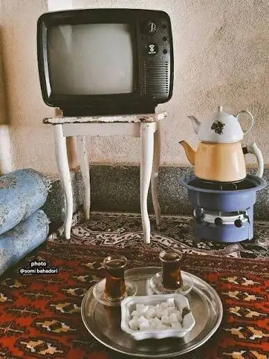 تماشای جهان از جعبه جادو - بررسی دهه های آغازین حضور تلویزیون در ایران و تبدیل شدن آن به مهم ترین پدیده مدرن خانه ها