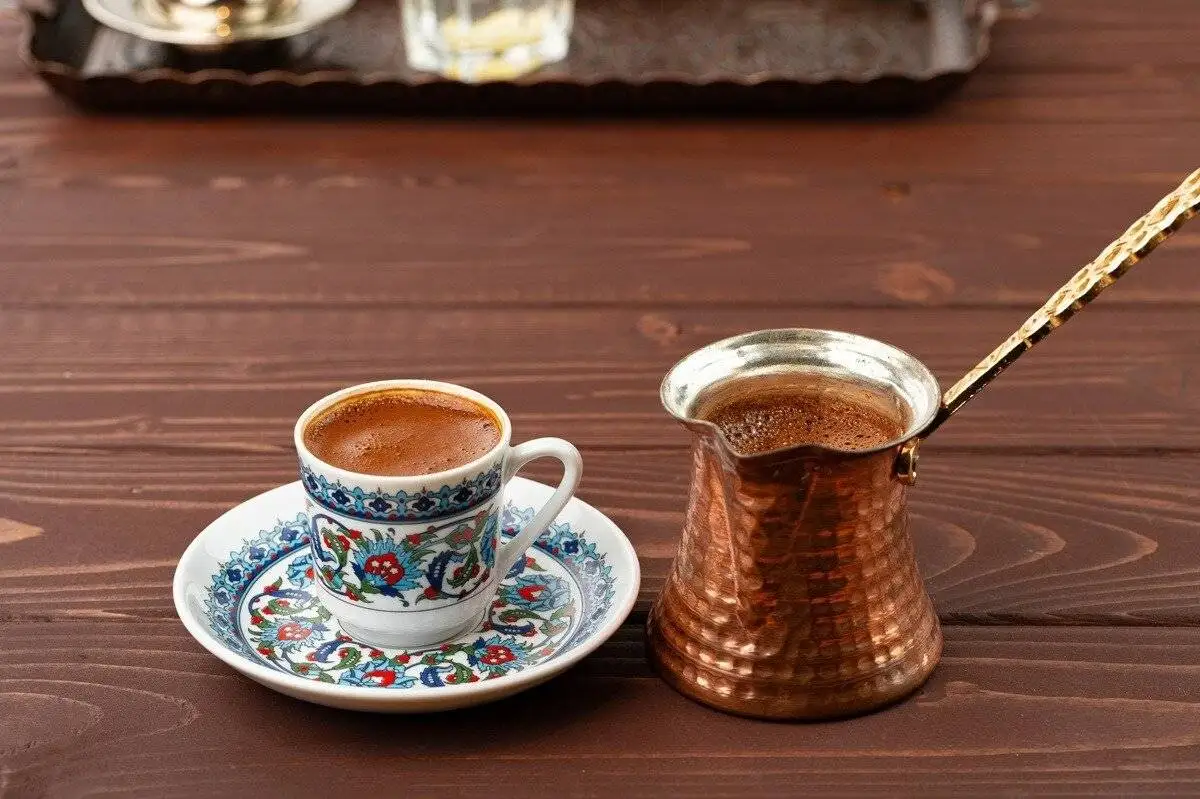 این نوشیدنی ها سلامت روان را تهدید می کنند؛ به استثنای یک نوشیدنی خاص!