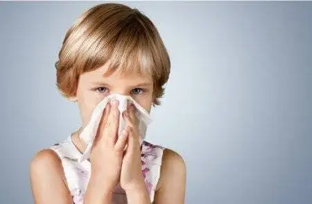واقعا قورت دادن مخاط بینی سرماخوردگی را بدتر می کند؟