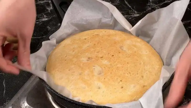 درست کردن نان تابه ای فوری با ماست و یک پیمانه آرد
