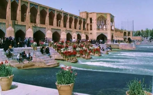 روزی برای زاینده رود - تصاویر جالب از زنده رود اصفهان از گذشته تا امروز