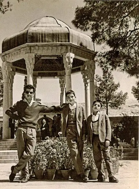 خاطره بازی با شاعر شیرازی