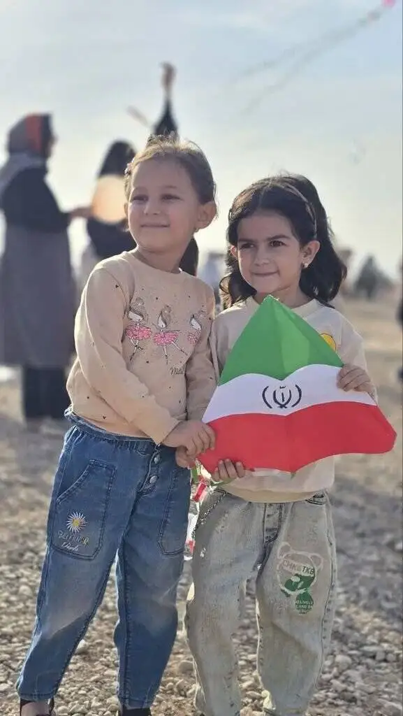 آسمان در دست بچه ها  -   برگزار شدن جشنواره بادبادک ها در تهران و شهرهای مختلف ایران