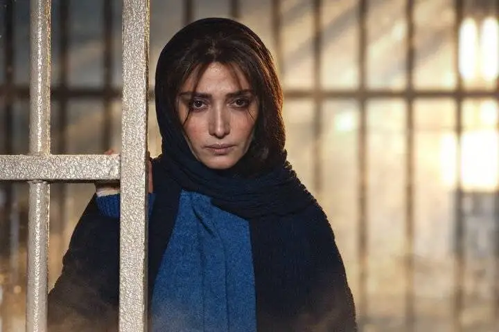 رونمایی از تصویر مینا ساداتی در (مادرزاد)