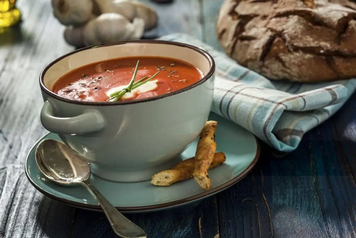 سوپ گوجه فرنگی، ویژه روزهای سرماخوردگی و بی حالی