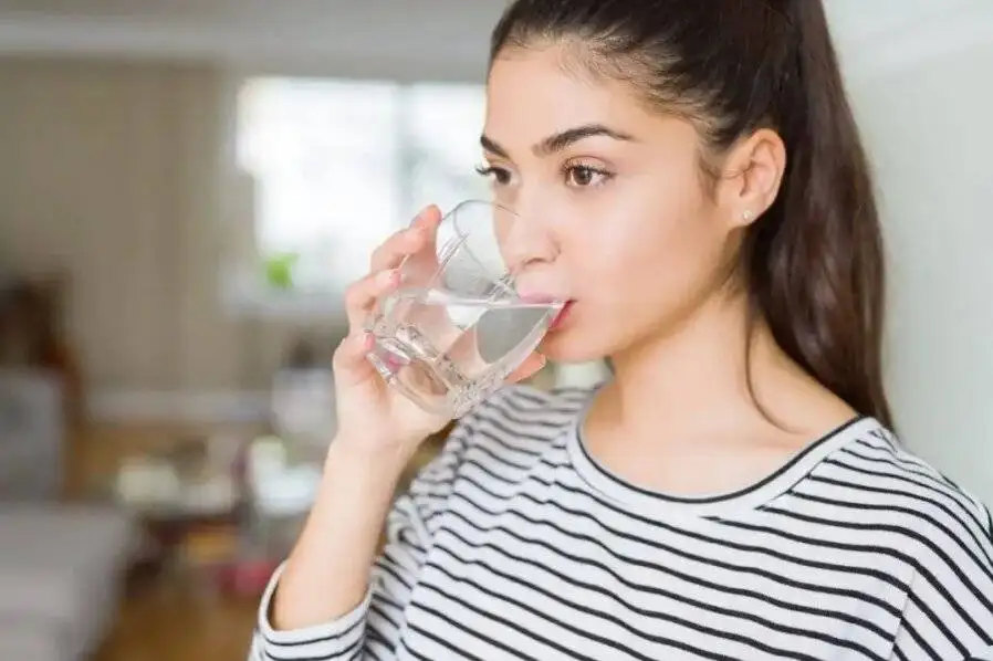 صبح ها قبل از هر کاری این نوشیدنی را بنوشید؛ چه فایده ای دارد؟
