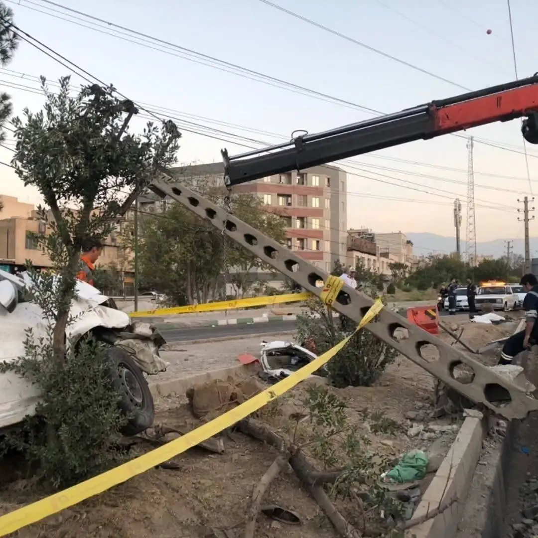 تصادف شدید در تهران؛ دو سرنشین پژو 207 فوت شدند + تصاویر