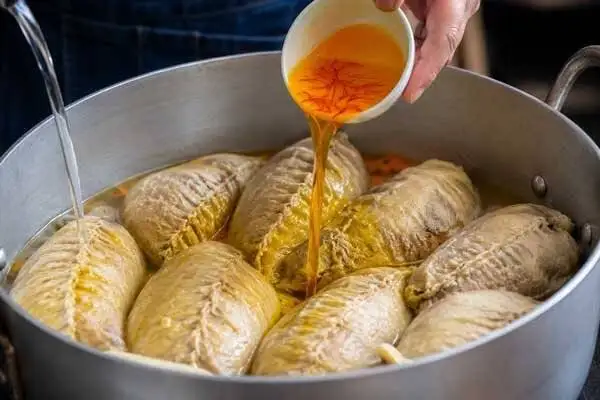 درست کردن گیپا با سیرابی؛ یک غذای محلی متفاوت با عطر زیره کرمانی