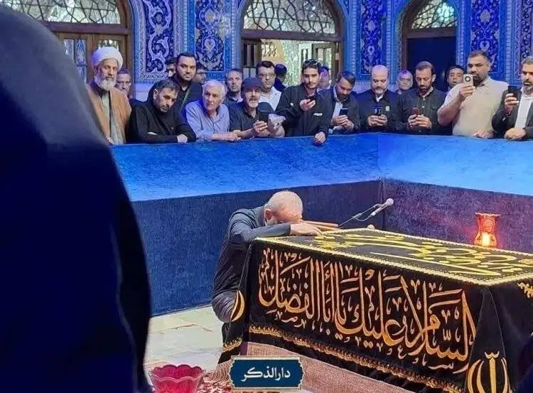 ادای احترام پزشکیان به مزار رهبر شهید انقلاب + عکس