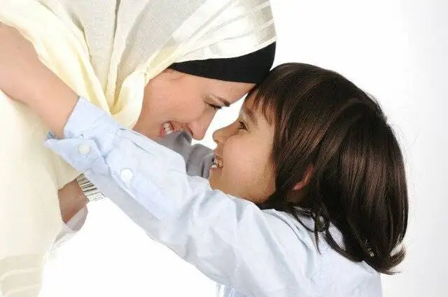 چطور مادری شاد و پرانرژی باشیم؟ 15 راه حل ساده برای غلبه بر خستگی و استرس