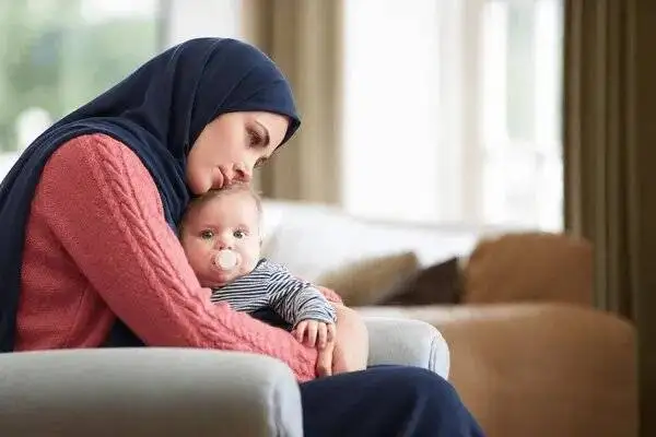 چطور مادری شاد و پرانرژی باشیم؟ 15 راه حل ساده برای غلبه بر خستگی و استرس