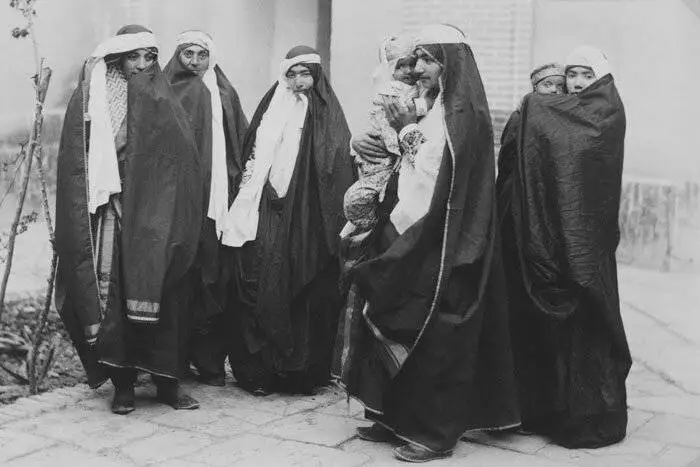 زنان کوچه و خیابان دوران قاجار هم زیبا بودند؟ - ببیینید