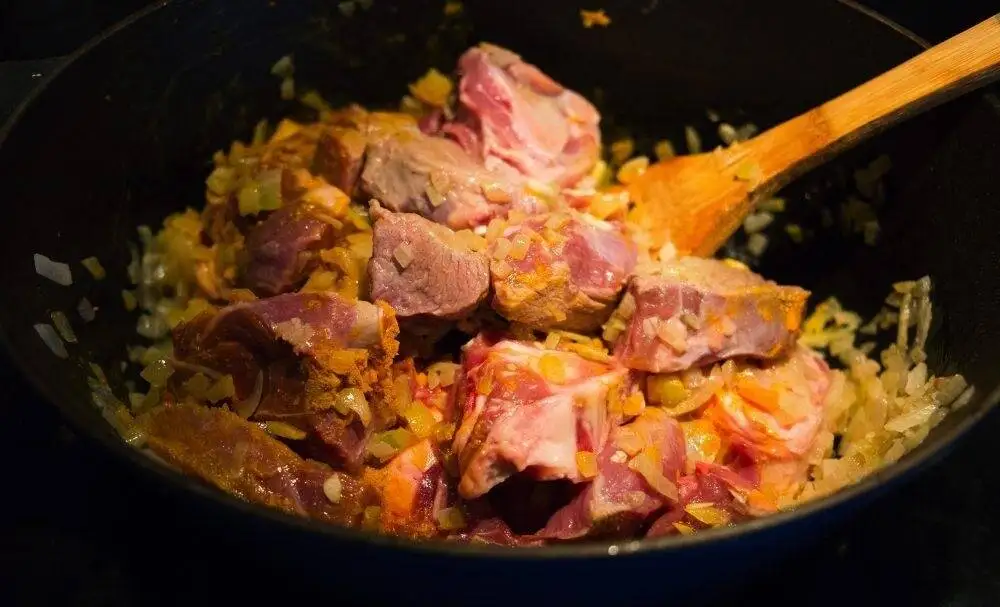 روش تهیه حلیم بادمجان؛ چه کار کنیم حلیم بادمجان کشدار و نرم شود؟
