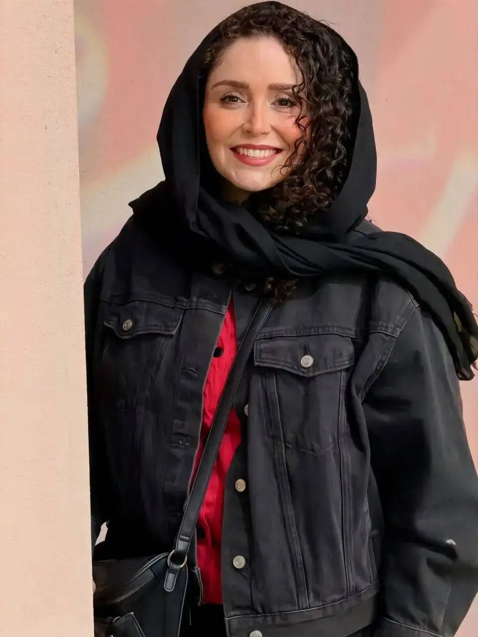 ژاله صامتی با استایلی جوان پسند در کنسرت نمایش سیاوش + عکس