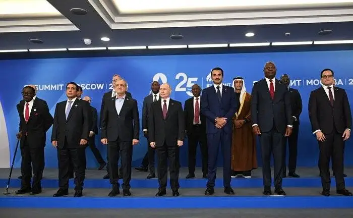 مهر تأیید پوتین بر سخنان پزشکیان - شهید خامنه ای تأثیر بسیار زیادی در تأسیس این مجمع داشت