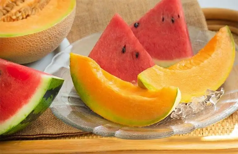 هندوانه یا طالبی؛ کدام یک قند خون را کمتر بالا می برد؟