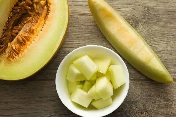مردان خربزه بخورند؟؛ فواید، ارزش غذایی و هشدارهای مهم درمورد مصرف آن
