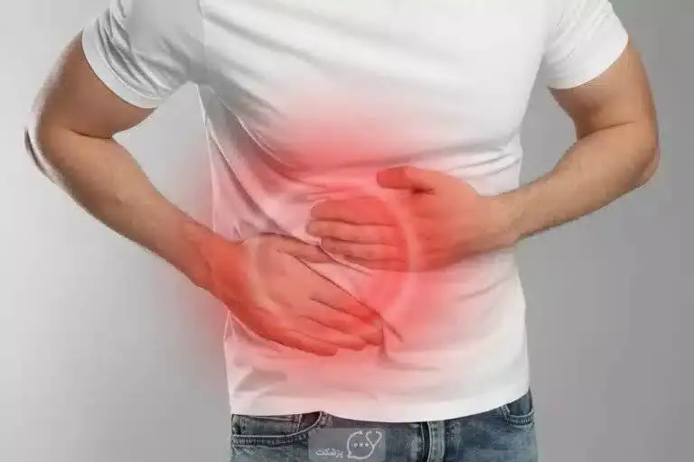 درد سمت راست شکم و زیر دنده ها نشانه چیست؟ چه زمانی جدی بگیریم؟