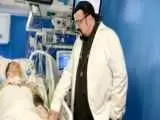 بازدید استیون سیگال بازیگر هالیوودی از مجروحان حمله تروریستی مسکو در بیمارستان 