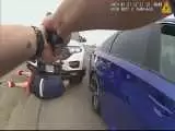 (فیلم) مظنون فراری از دست پلیس به خودروی در حال حرکت آویزان شد
