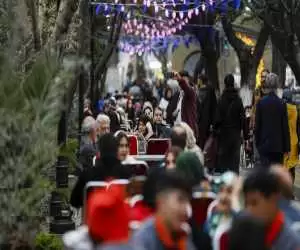 (فیلم) گزارش رسانه خارجی از سفره های افطاری رایگان در تهران