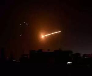 (فیلم) اصابت متعدد موشک های سپاه به پایگاه هوایی رامون
