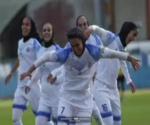 خانم گل فوتبال زنان ایران به کدام تیم و بازیکن ایرانی علاقه دارد؟