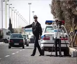 توقیف محترمانه خودرو یک خانم راننده توسط پلیس + ویدیو