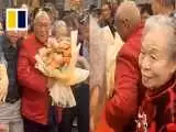 (فیلم) ازدواج پیرمرد 86 ساله با نخستین عشق خود خبرساز شد