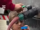 (فیلم) رفع تشنگی کودک فلسطینی با قطرات آب