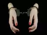 انتقام جویی زن جوان از یک بلاگر معروف  -  زن جوان بازداشت شد
