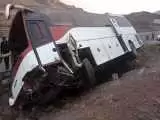 واژگونی ناگوار اتوبوس مسافربری در جاده اصفهان  -  11 زن و مرد راهی بیمارستان شدند + جزئیات