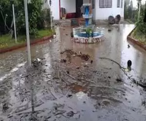 ویدیو  -  لحظه تخریب یک خانه بر اثر بارندگی شدید در اصفهان