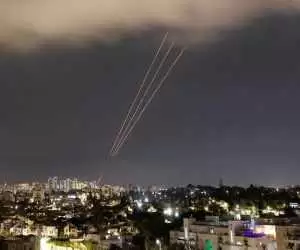 ویدیو  -  تصاویر جدید از پرواز موشک های ایران در شب حمله به اسرائیل