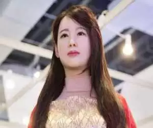 ویدیویی از طرز کار ربات های چینی که گیج کننده است