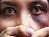 آزار زنان در مراسم ترحیم؛ متهم به مادرمرده هم رحم نکرد  -  مرد موطلایی از طعمه ها فیلم سیاه می گرفت
