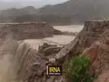 ویدیو  -  شکستن سد خاکی روستای حاجی آباد درپی بارندگی شدید؛ دستور تخلیه روستا صادر شد