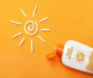 اگر ضد آفتاب بزنیم کمبود ویتامین d می گیریم؟ ؛ بهترین عدد spf برای ضد آفتاب  -  5 باور اشتباه درمورد ضد آفتاب