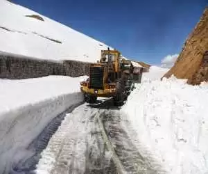 بازگشایی گردنه معروف پس از 5 ماه بسته شده + ویدیو  -  ارتفاع برف به چندین متر می رسد