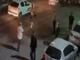 ویدیو  -  تصاویری ترسناک از قمه کشی چند جوان در خیابان های ارومیه؛ مردم به وحشت افتادند