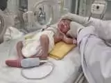 (فیلم) نوزاد فلسطینی متولد شده از مادر جان باخته درگذشت