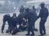 ویدیو  -  لحظه ورود پلیس ضد شورش برای متفرق کردن دانشجویان در پاریس