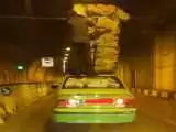 (فیلم) واکنش تاکسیرانی به فیلم حمل بار جالب یک تاکسی