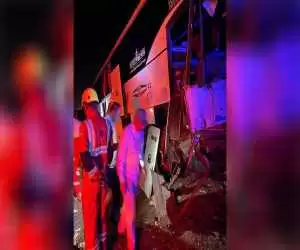 21 کشته و زخمی در انحراف اتوبوس مسافربری اتوبان قزوین به زنجان + جزئیات